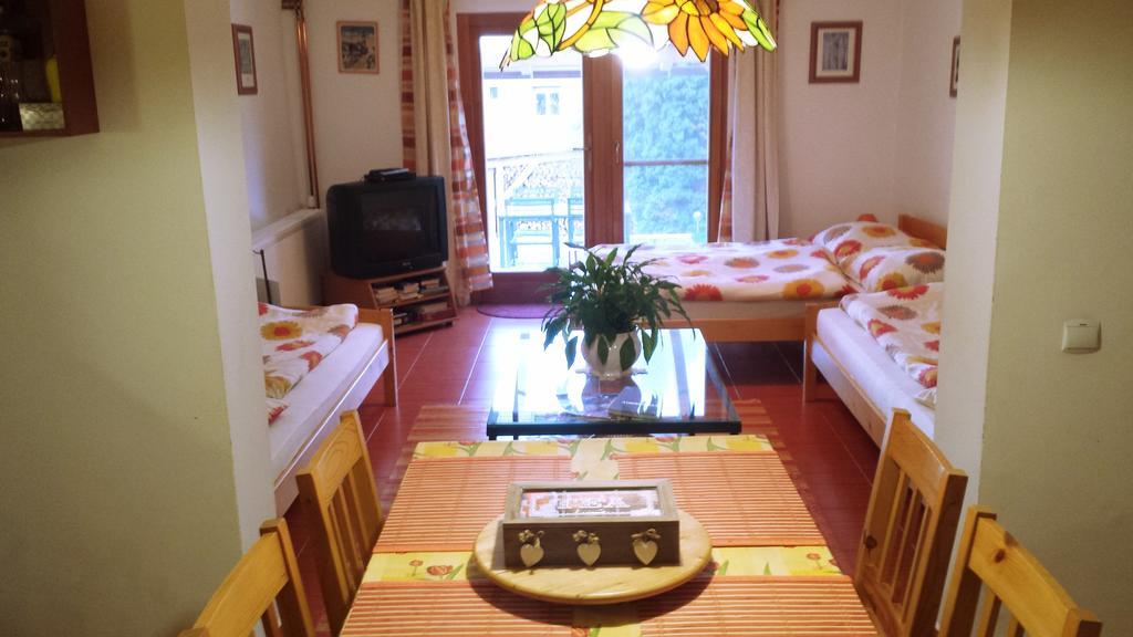 Virag Apartmanhaz Sopron Extérieur photo