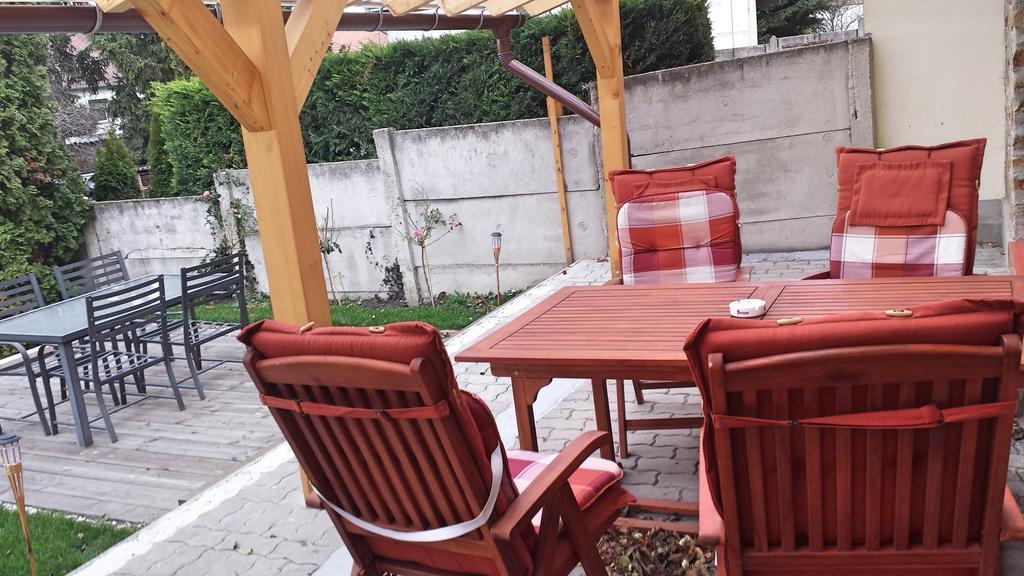 Virag Apartmanhaz Sopron Extérieur photo
