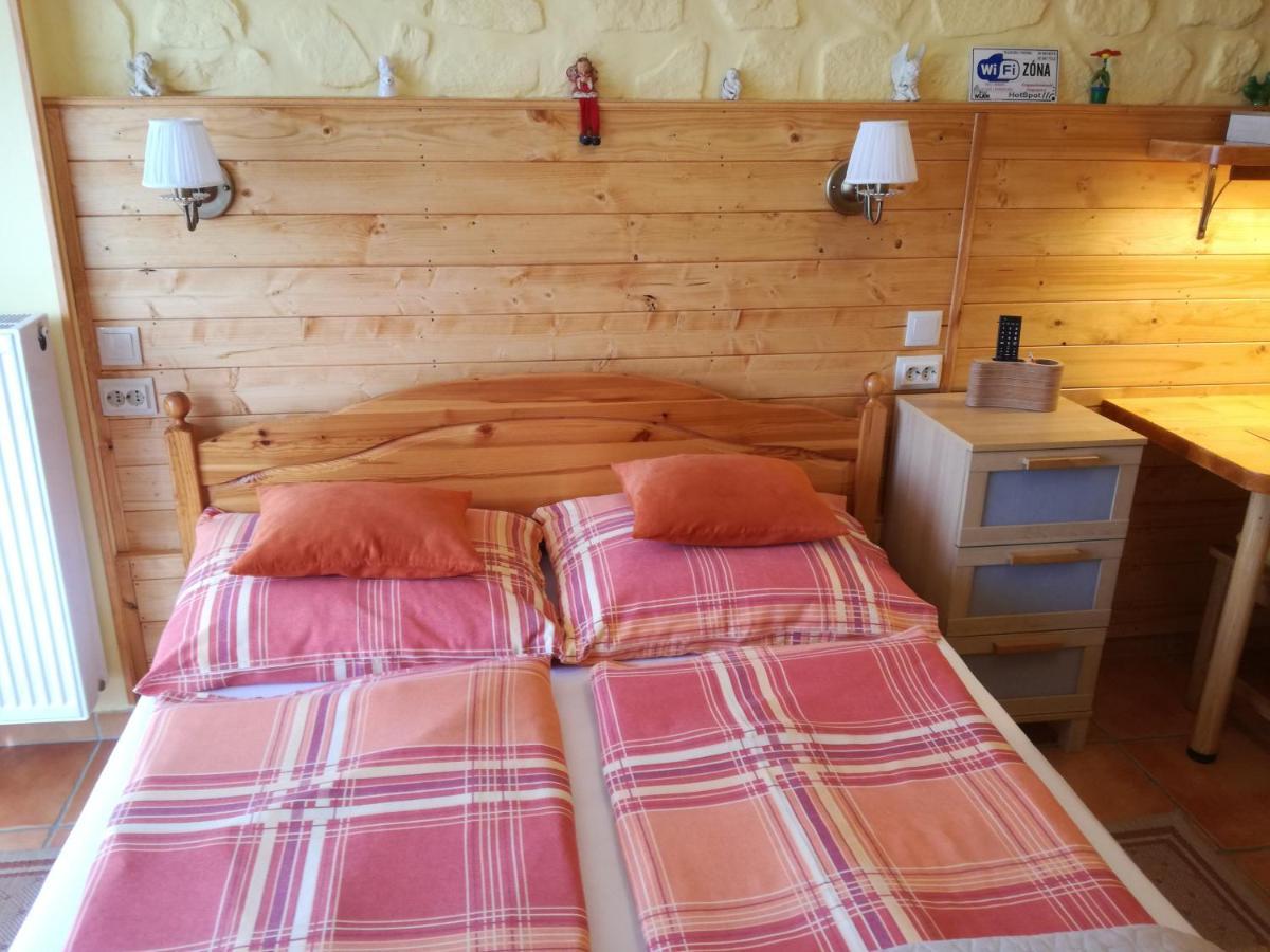Virag Apartmanhaz Sopron Extérieur photo