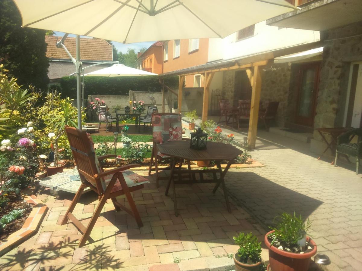 Virag Apartmanhaz Sopron Extérieur photo